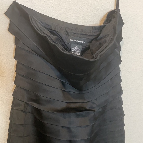 Sutton Studio Strapless black layered full length - Picture 2 of 11